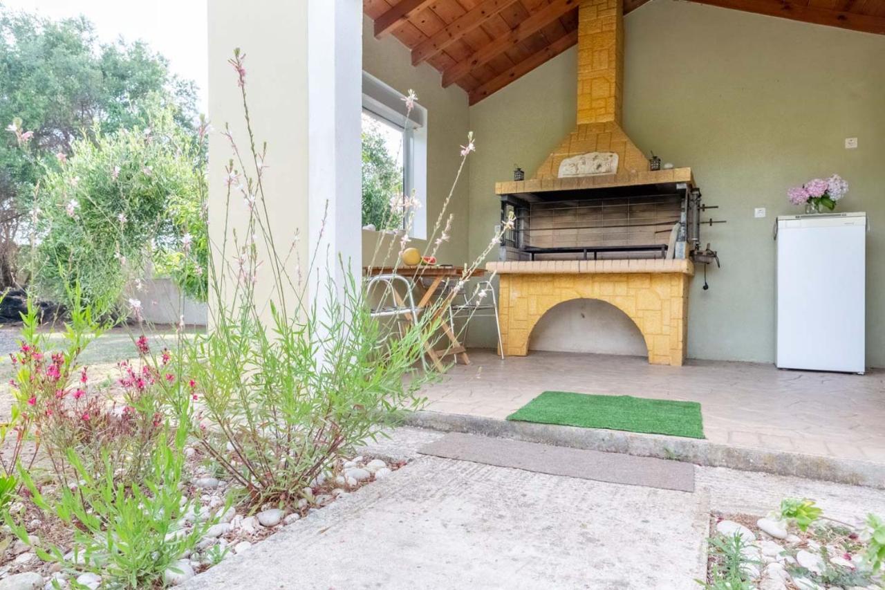 Villa Adonis Halikounas エクステリア 写真